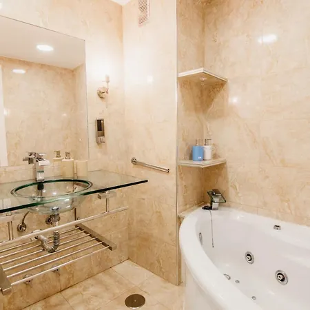 Apartment Tuguest Maria Luisa - Free Parking
